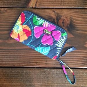 NWOT Vera Bradley Zip-Around Wallet / Wristlet